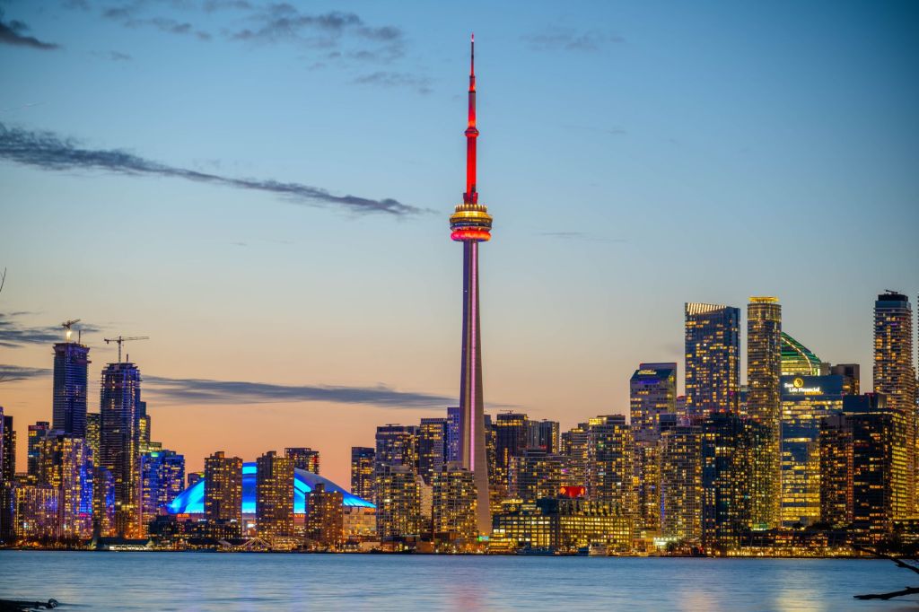 🇨🇦 Inmigración en Canadá 2026: Oportunidades, Desafíos y Nuevas Rutas de Entrada