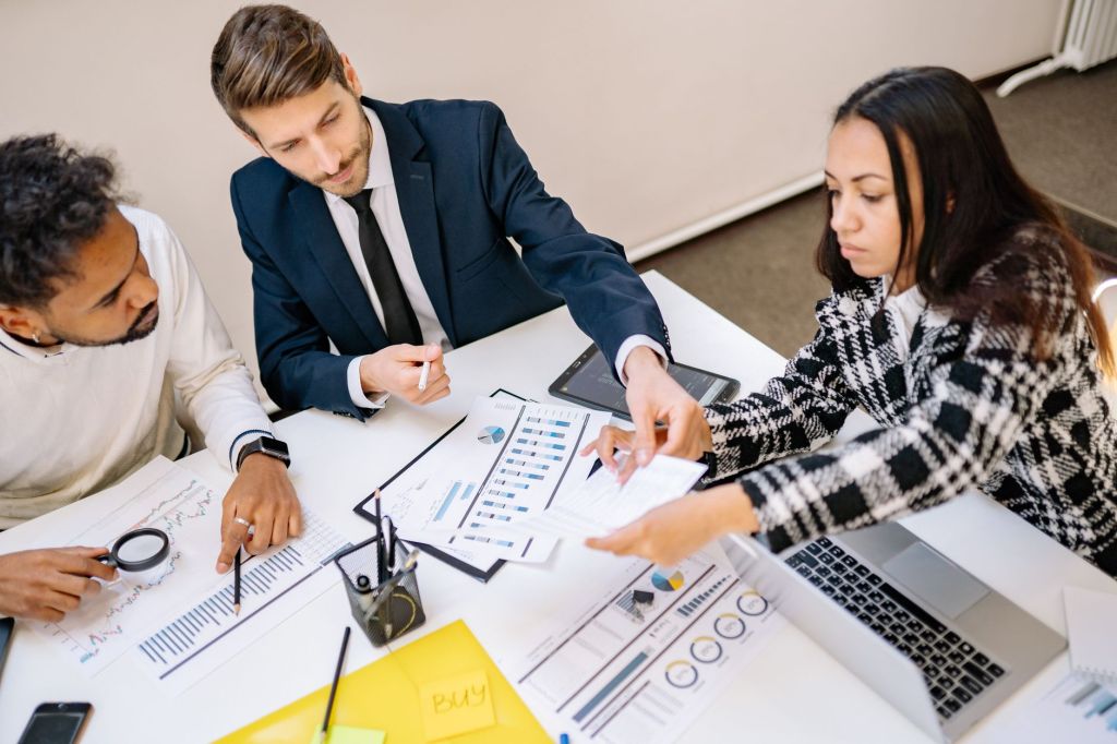 💼 Trabajo en Canadá 2025: Las 20 Mejores Vacantes para Hispanos Ahora Mismo